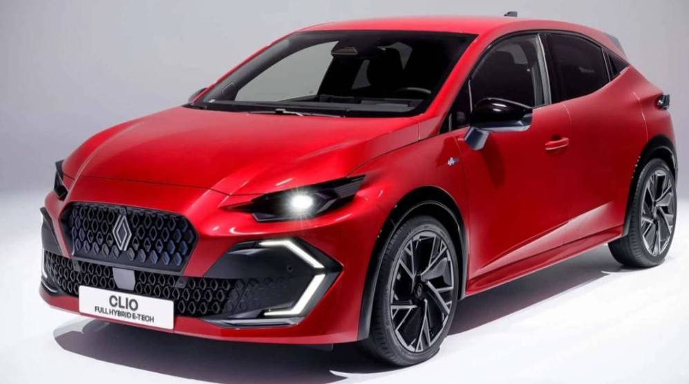 Renault Clio yenilendi: Daha büyük, daha güçlü ve hibrit motor seçeneğiyle geliyor! 3
