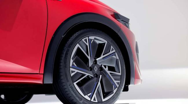 Renault Clio yenilendi: Daha büyük, daha güçlü ve hibrit motor seçeneğiyle geliyor! 8