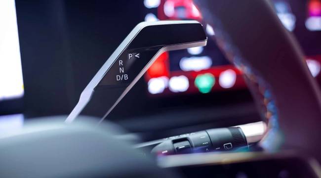 Renault Clio yenilendi: Daha büyük, daha güçlü ve hibrit motor seçeneğiyle geliyor! 5