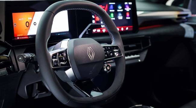 Renault Clio yenilendi: Daha büyük, daha güçlü ve hibrit motor seçeneğiyle geliyor! 2
