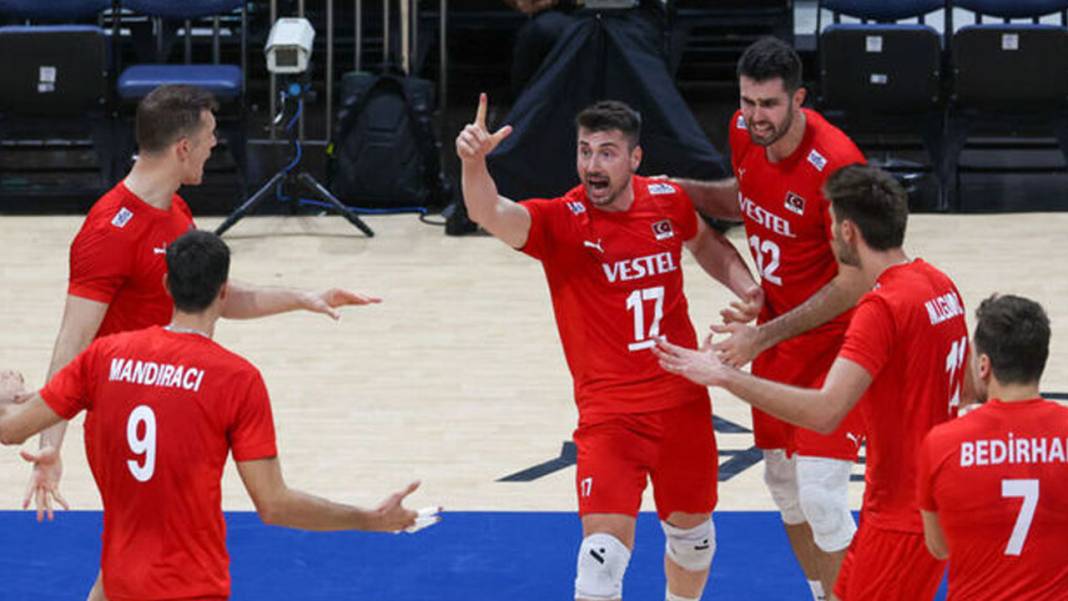 Filenin Efeleri çeyrek final için sahada! Türkiye - Polonya voleybol maçı saat kaçta? 4