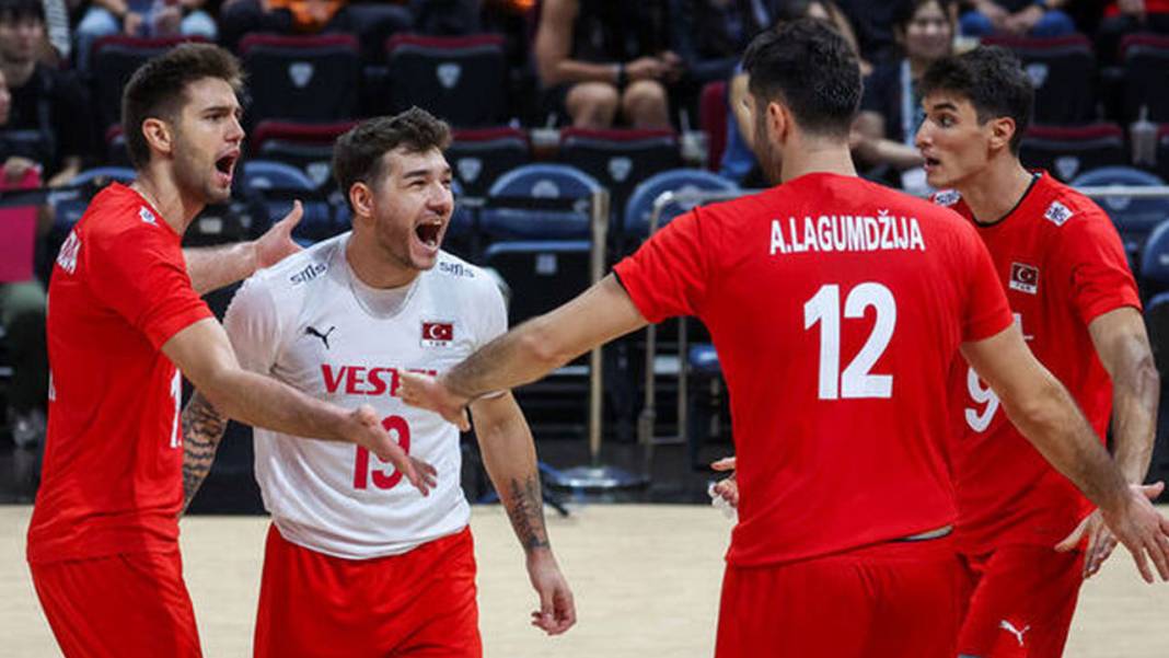 Filenin Efeleri çeyrek final için sahada! Türkiye - Polonya voleybol maçı saat kaçta? 3