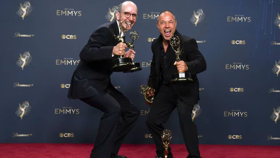 77. Emmy Ödülleri sahiplerini buldu: Ünlü oyuncudan Filistin mesajı! 4