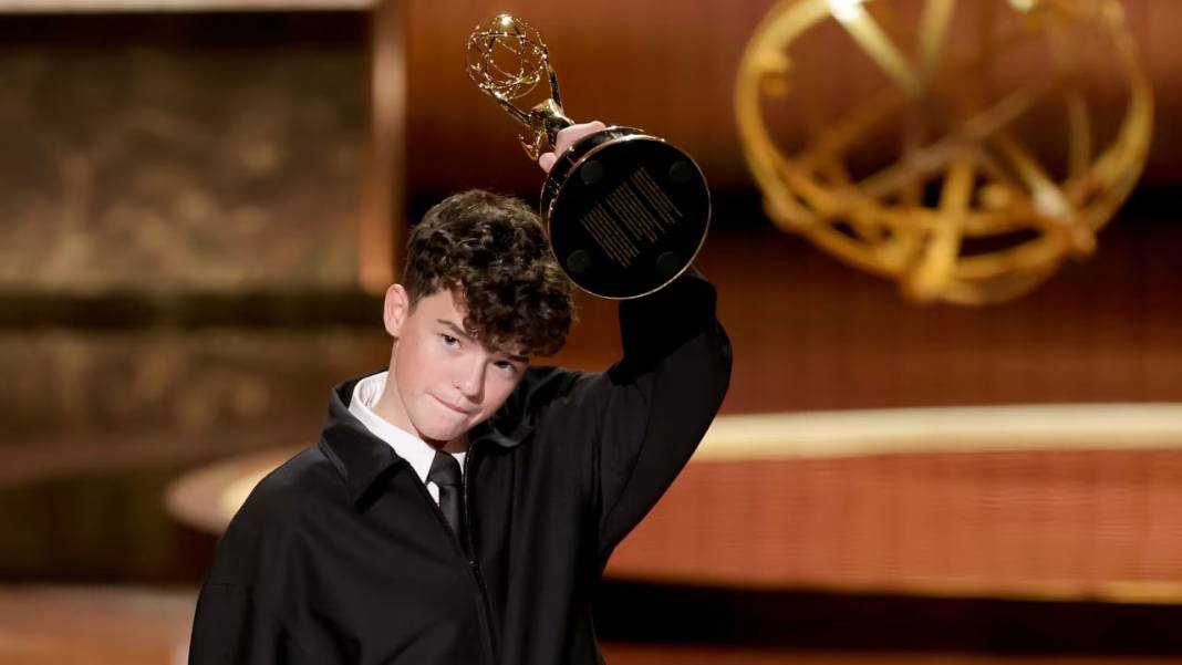 77. Emmy Ödülleri sahiplerini buldu: Ünlü oyuncudan Filistin mesajı! 2