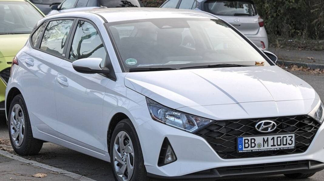 Yakıt cimrisi 5 araç belli oldu: Bu 5 araçtan birini alanın hem kafası hem de cebi rahat ediyor! 3