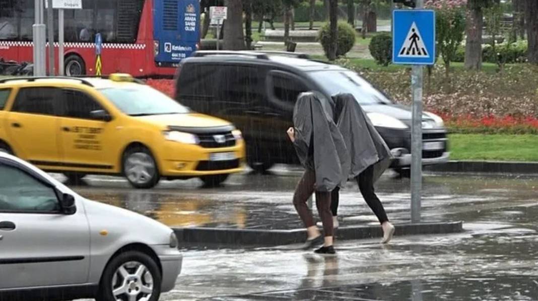 Dışarı çıkacaklar dikkat: Meteoroloji 13 il için sarı kodlu uyarı verdi! Fırtına ve yağış yolda 1