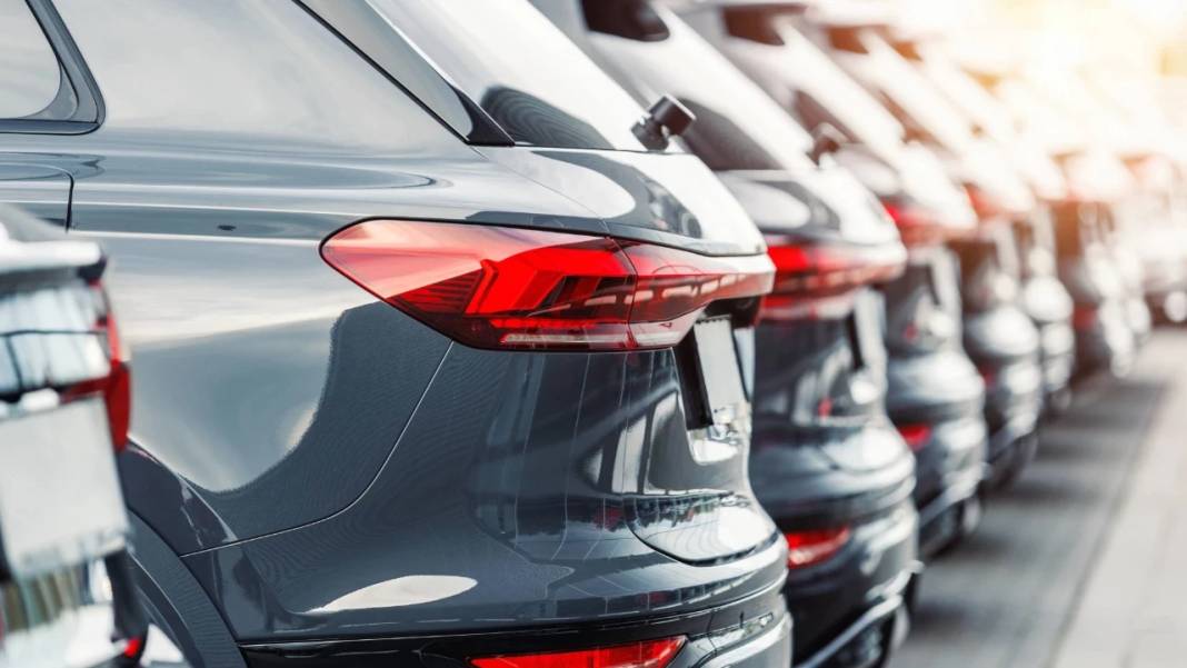 EYLÜL AYI GELDİ FİYATLAR GÜNCELLENDİ: Sıfır araba almak isteyenler dikkat! Peugeot, Fiat, Opel fiyatları... 2