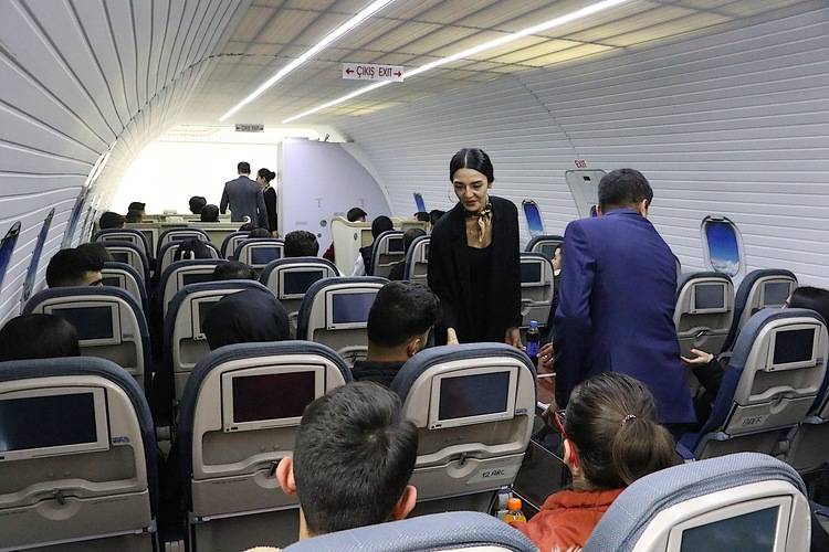 Uçaklarda yolcuları şaşırtacak yeni talimat! Bakan Abdulkadir Uraloğlu açıkladı: Artık ücretsiz olacak 1