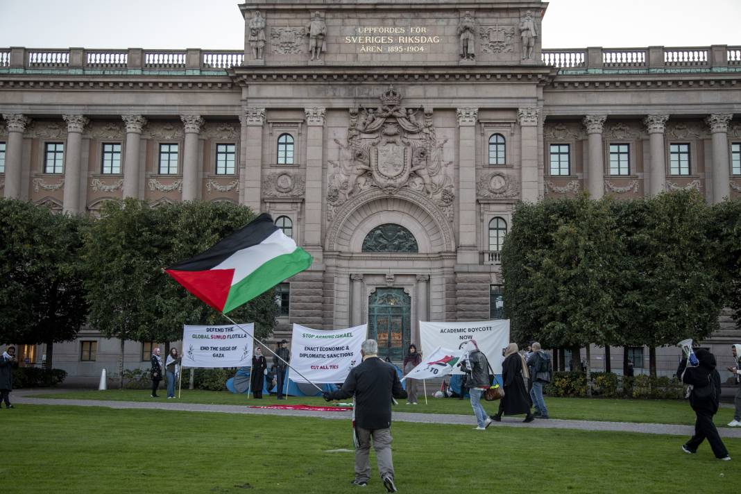 Avrupa'da Sumud Filosu'na destek, İsrail'e tepki büyüyor! Yüzlerce kişi gözaltında 5