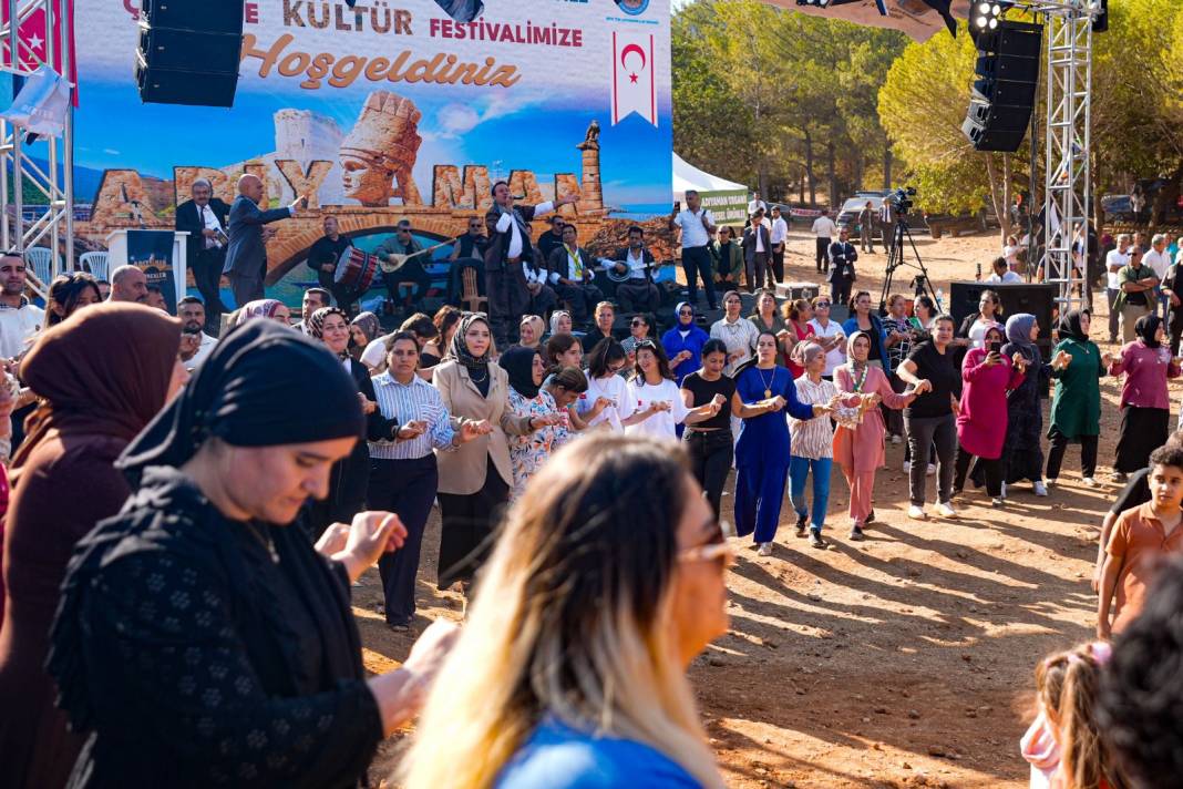 Girne’de kültür ve kardeşlik buluşması: 5 ton çiğköfte ikram edildi 9