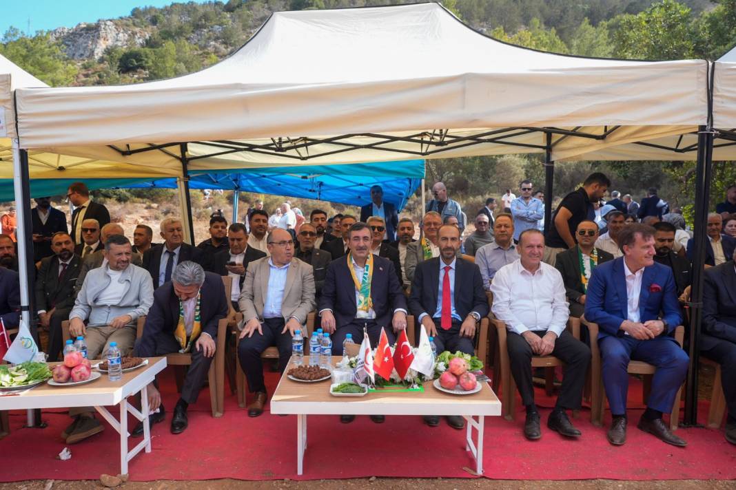 Girne’de kültür ve kardeşlik buluşması: 5 ton çiğköfte ikram edildi 5