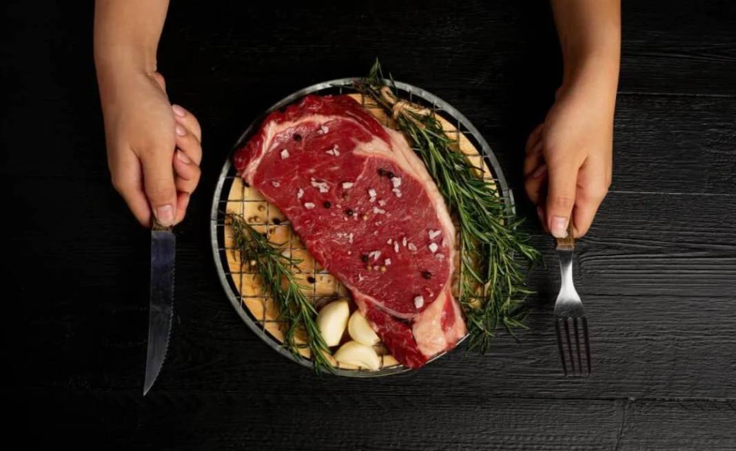 Kilo vermek için sadece etle besleniyorlar: Bu diyetin bedeli sandığınızdan daha ağır olabilir! Carnivore diyetinin tehlikeleri 2