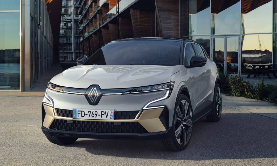 Renault tutkunları dikkat! Austral, Rafale ve Clio’da yeni fiyatlar belli oldu: Renault Ekim 2025 fiyat listesi 1