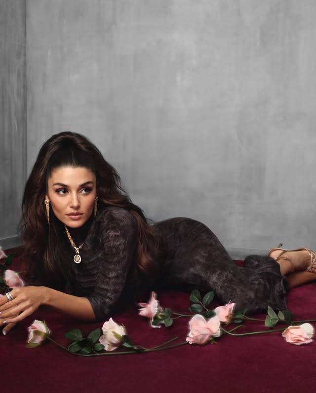 Güzelliğiyle büyüledi! Hande Erçel’in yeni paylaşımı beğeni yağmuruna tutuldu 17