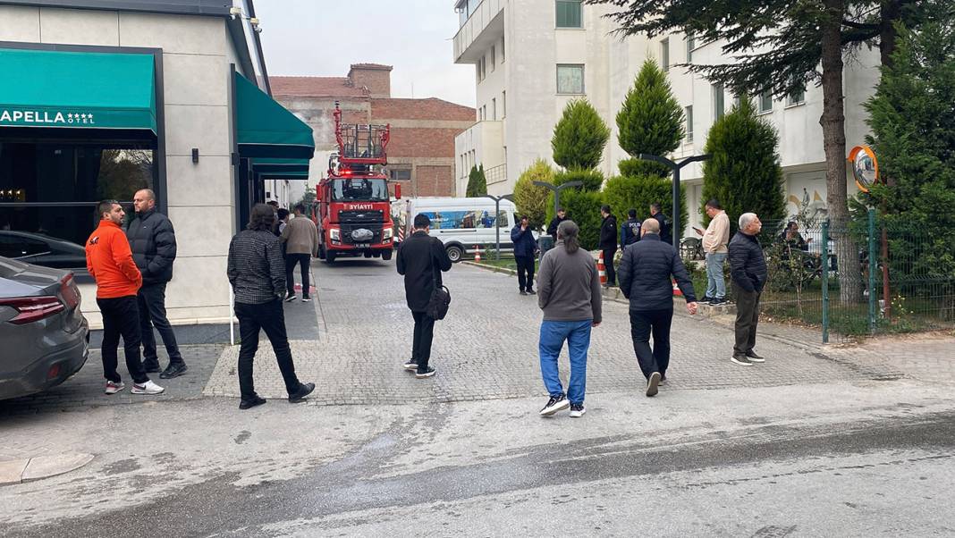 Otelde yangın paniği! 152 kişi tahliye edildi 2