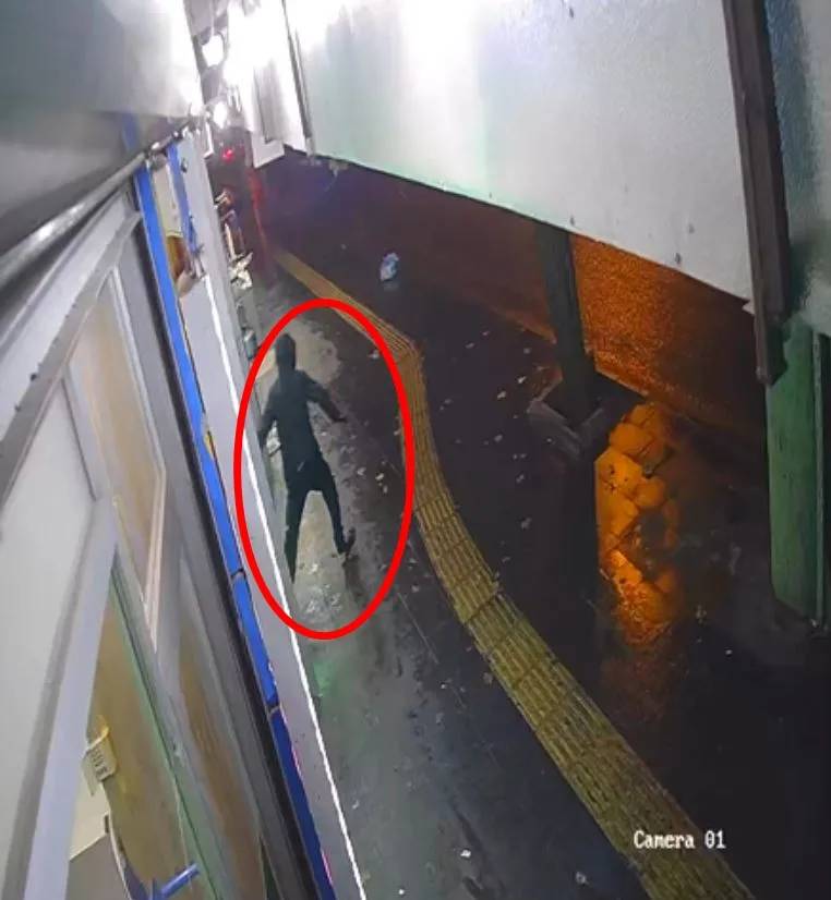 Markete el bombası atan 18 yaş altı 2 şüpheli yakalandı 2