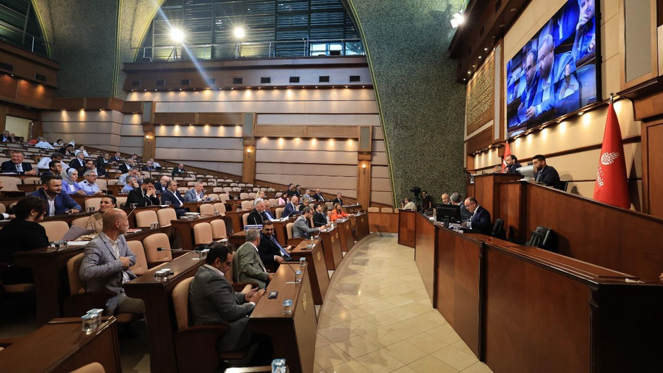 İBB'nin 10 ilçedeki taşınmaz satışına meclisten onay