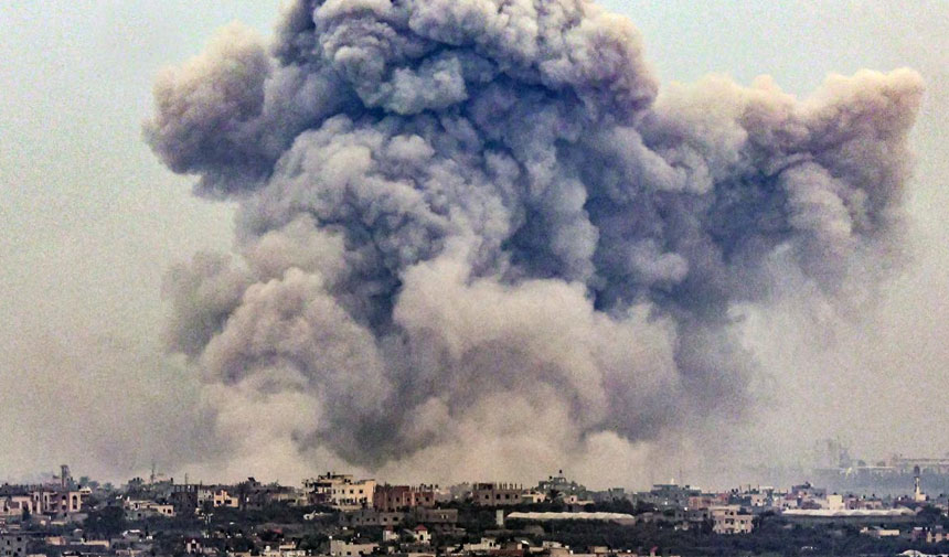 İsrail, Gazze'nin batısına yoğun hava saldırıları düzenledi