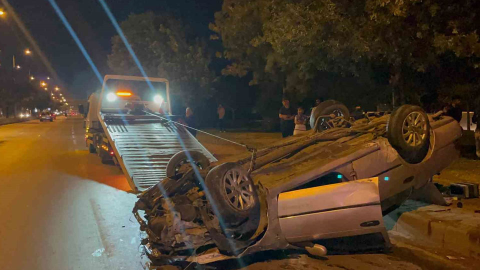 Yarışan otomobiller kazaya neden oldu: Yaralılar var