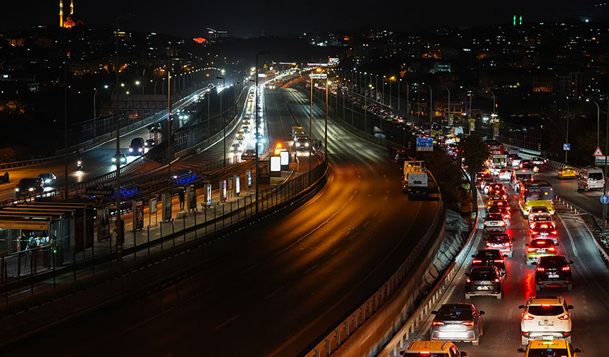 Haliç Köprüsü'nün Kadıköy istikameti trafiğe kapatıldı