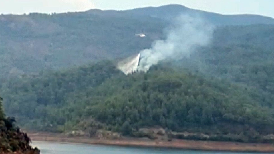 Marmaris’te yıldırım yangını: Ekipler müdahale ediyor