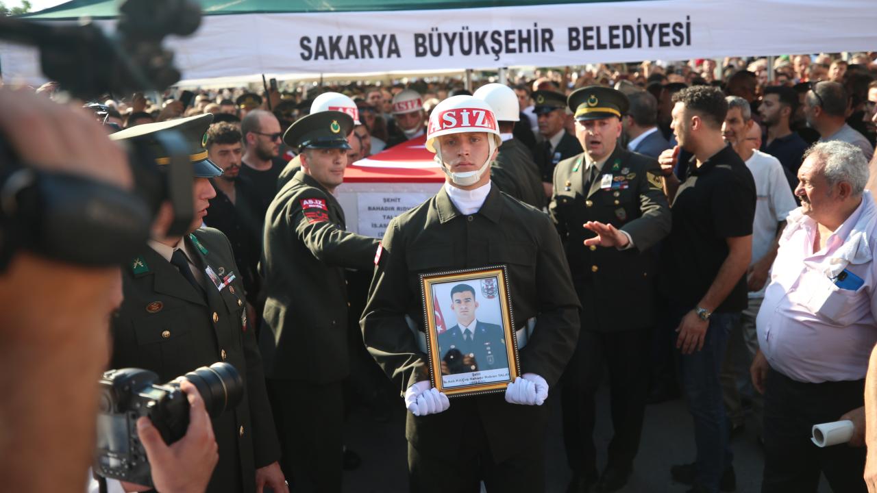 Şehit Astsubay Kıdemli Çavuş Talay, Sakarya'da son yolculuğuna uğurlandı