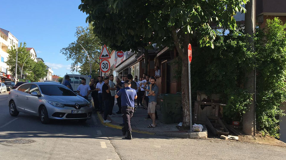 Kocaeli'de okey oyunu bıçaklı kavgaya döndü: 2 yaralı