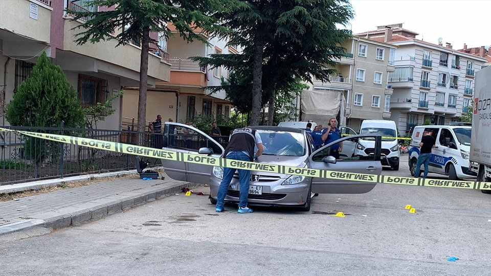 Ankara'da aile faciası! Kardeşini ve dayısını vurup kendi kafasına sıktı