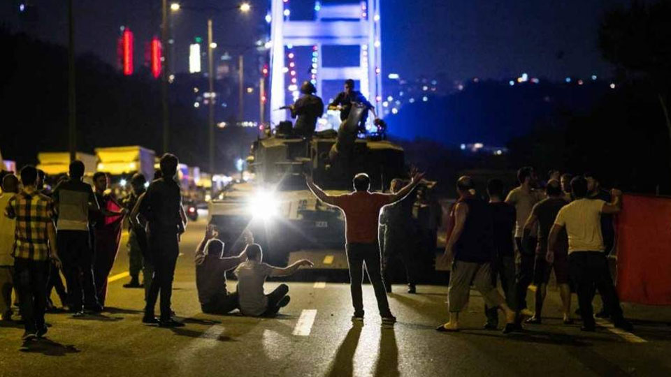 Bakan Yerlikaya'dan duygulandıran 15 Temmuz belgeseli