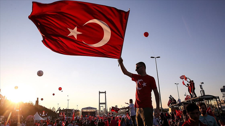 İçişleri Bakanlğı'ndan 15 Temmuz paylaşımı: Nene Hatun'dan şehit edilen 4 çocuk annesi Ayşe Aykaç’a