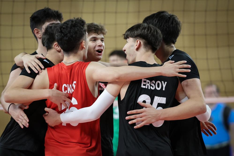 U18 Erkek Milli Voleybol Takımı, Bulgaristan'ı rahat geçti