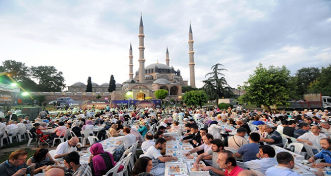 16 Temmuz 2024 İftar saat kaçta? Akşam ezanı saat kaçta okunacak?