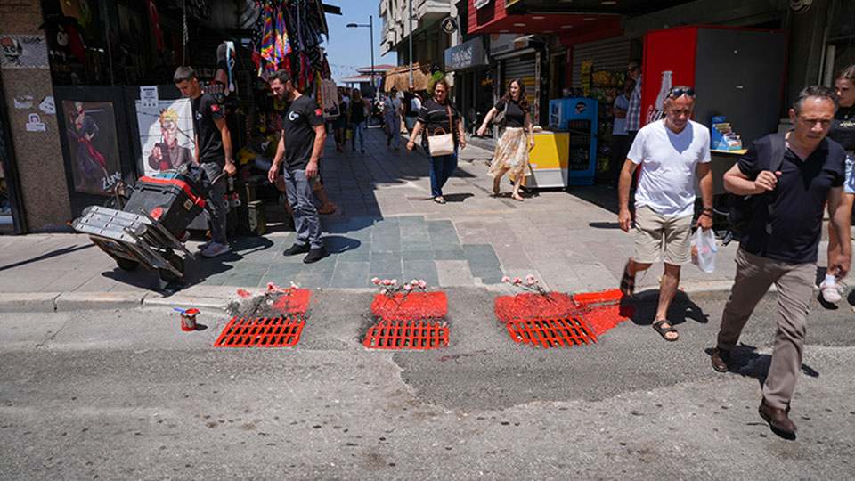 İzmir'deki elektrik faciası: Mazgalları kırmızıya boyadılar