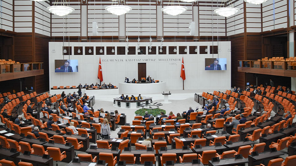 Kamuda tasarruf tedbirleri Genel Kurul'da kabul edildi