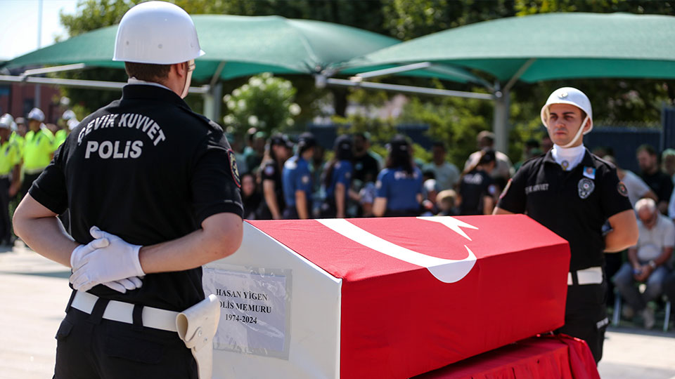 Bursa'da kanserden ölen polis memuru için emniyette tören düzenlendi