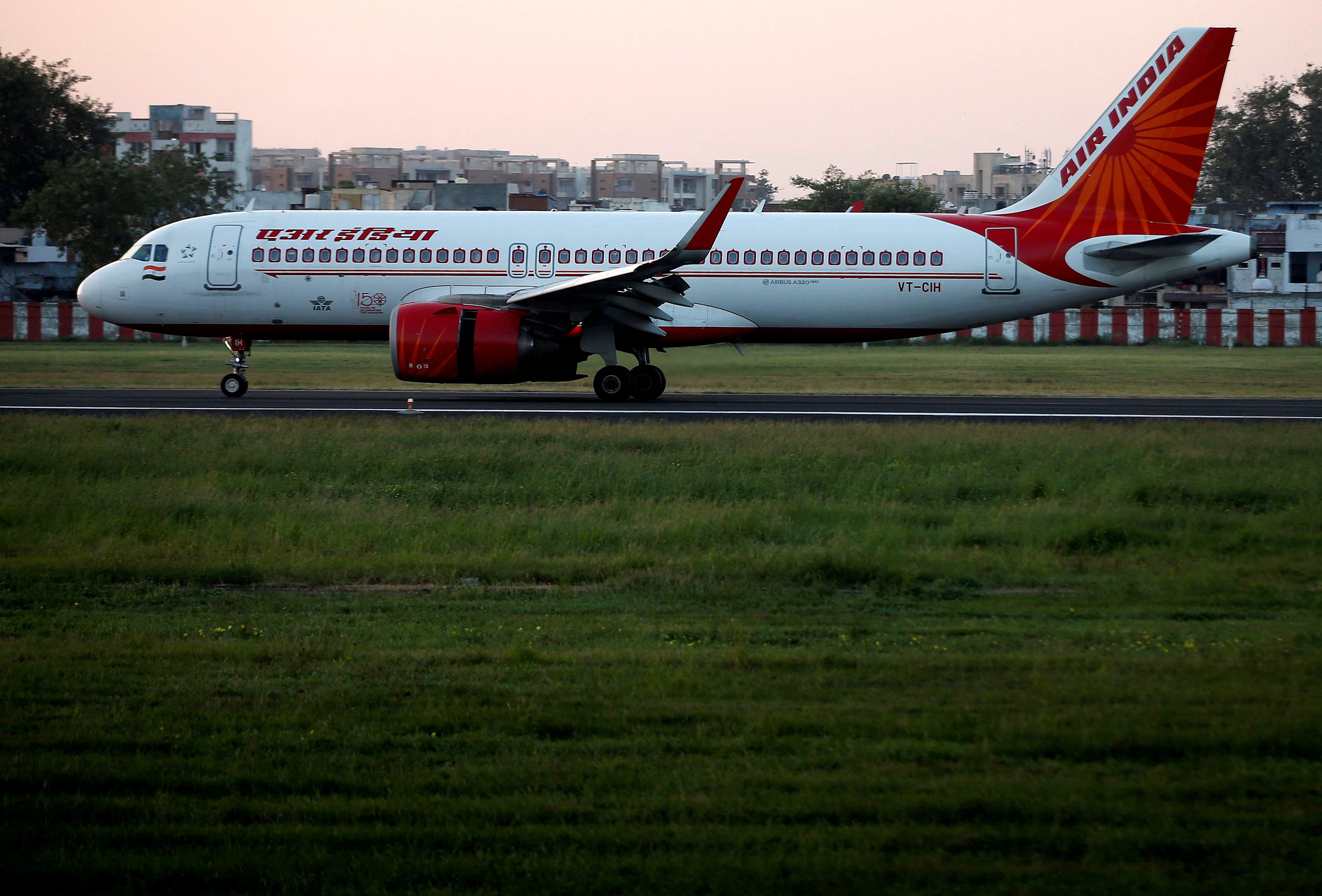 Air India’ya ait yolcu uçağı Rusya’ya acil iniş yaptı