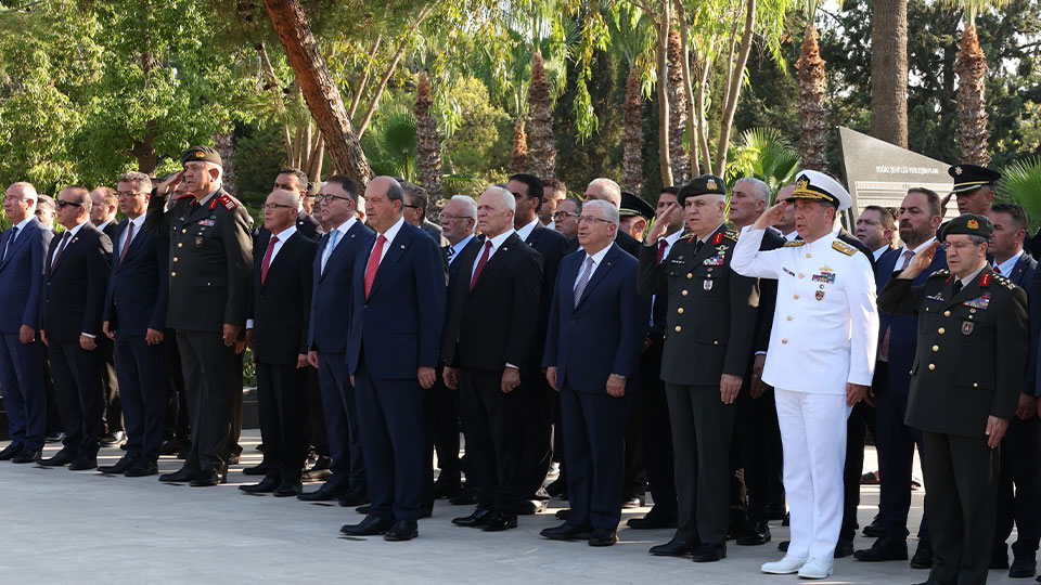 Milli Savunma Bakanı Güler, KKTC'de Boğaz Şehitliği'ni ziyaret etti