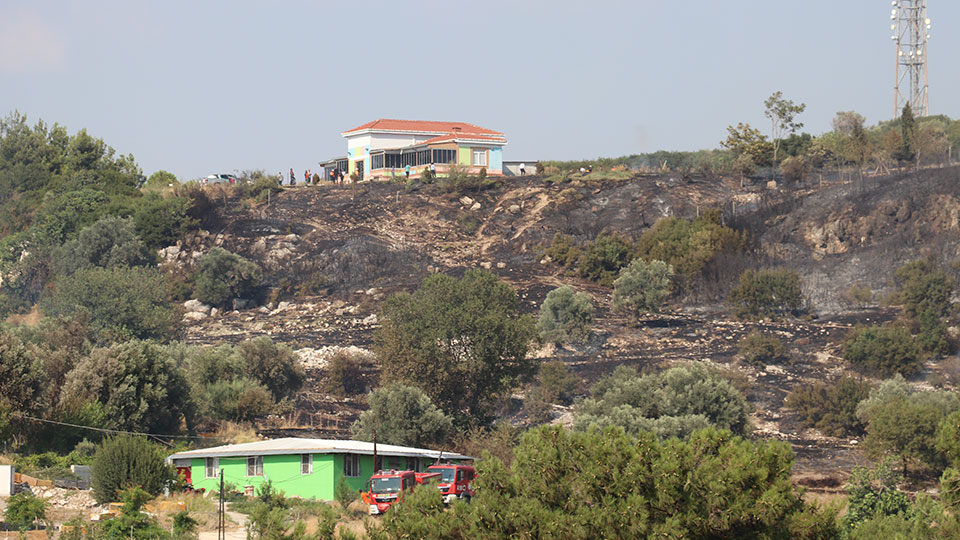 İzmir Buca'daki yangın kontrol altına alındı