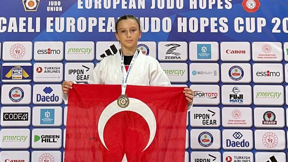 Sude Akan, judoda Avrupa Şampiyonu oldu!