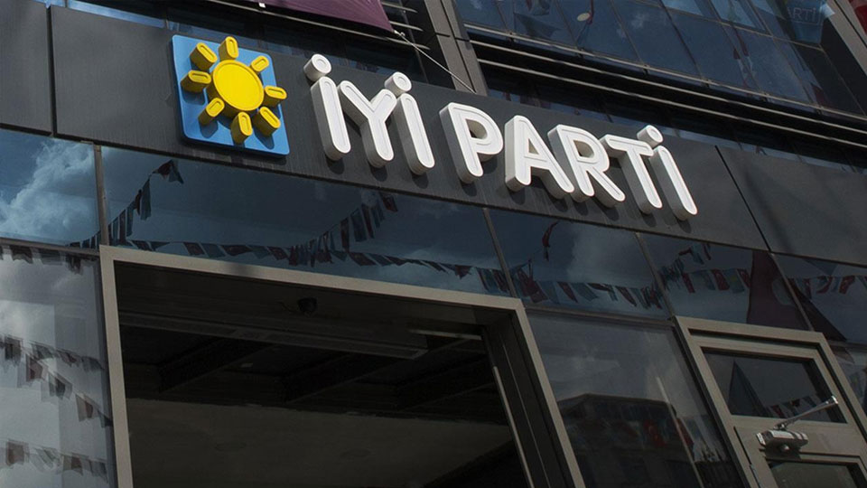 İYİ Parti'de yaprak dökümü belediyelere de sıçradı