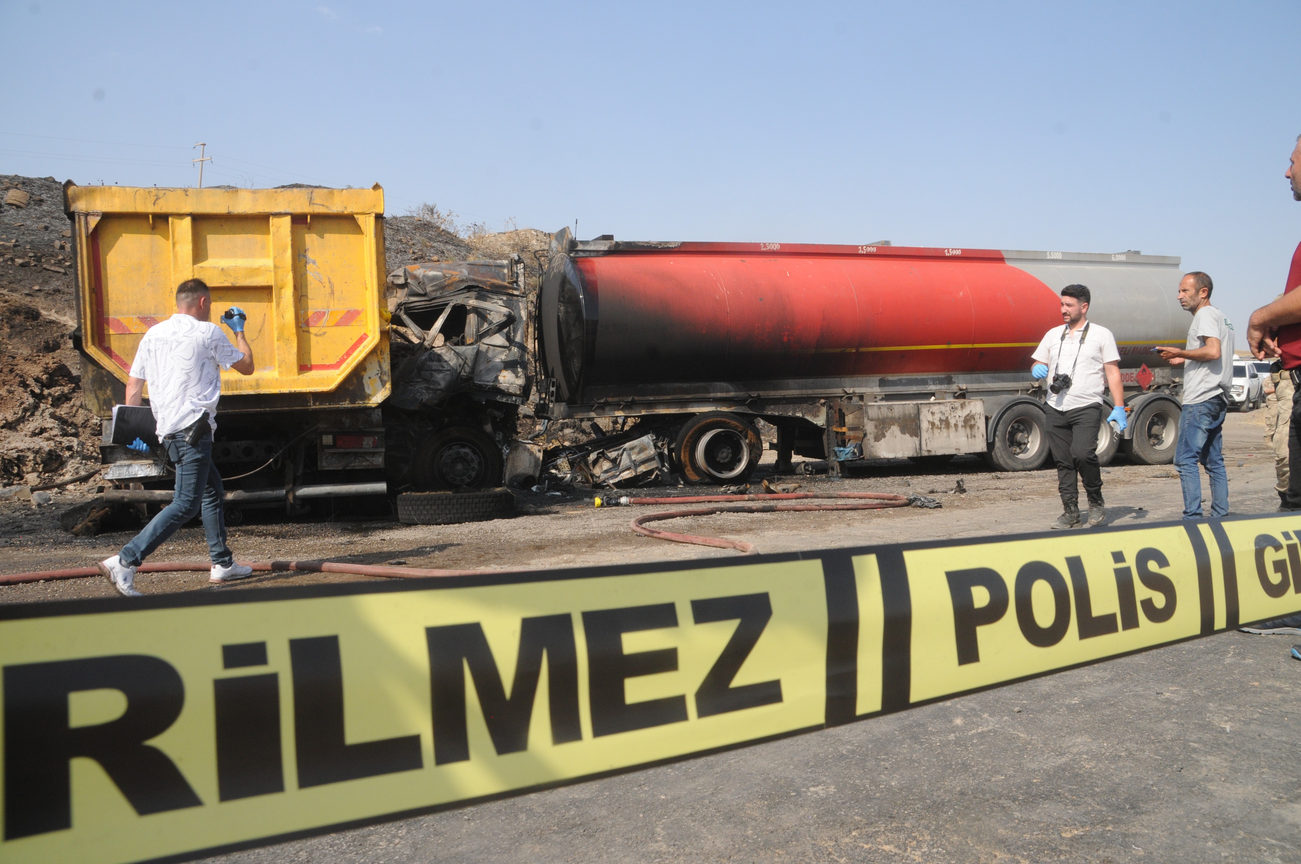 Şırnak'ta kamyonların feci kazası kamerada: 1 ölü, 1 yaralı