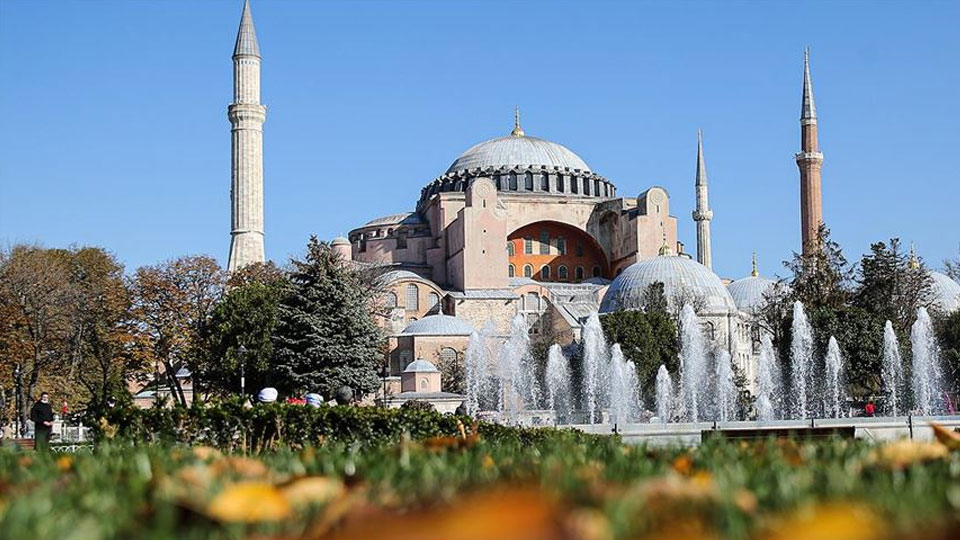 Ayasofya ibadete açılalı bugün tam 4 yıl oldu