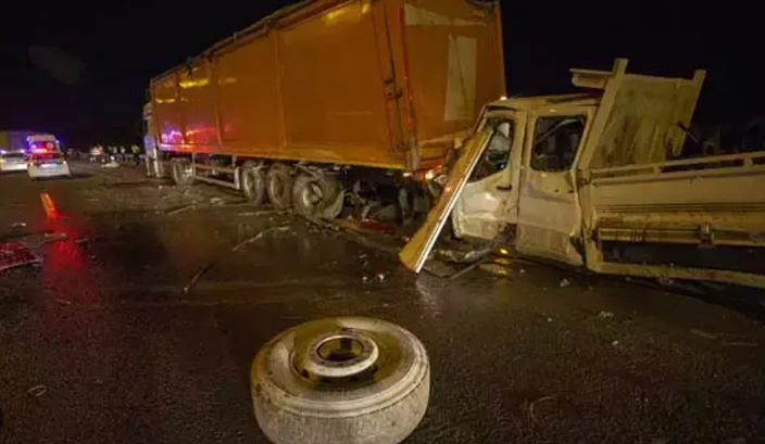 Ankara'da kopan tır lastiğinin çarptığı kişi öldü