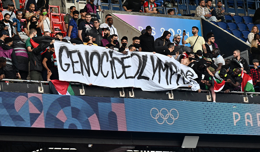 İsrail'e tribünde protesto: 'Soykırım Olimpiyatları'