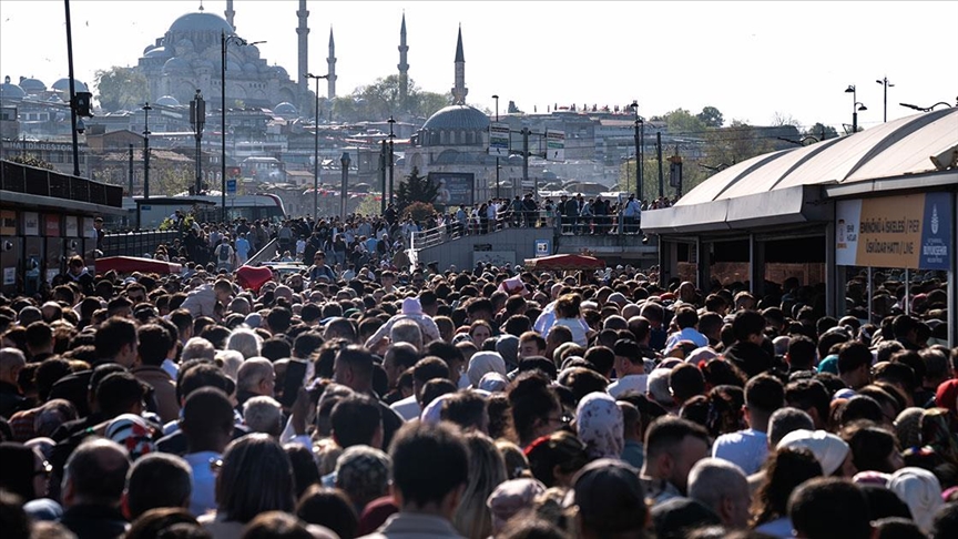 TÜİK Türkiye’nin nüfus senaryosunu açıkladı! 2030, 2050 ve 2100 yılları tahmini şaşırttı