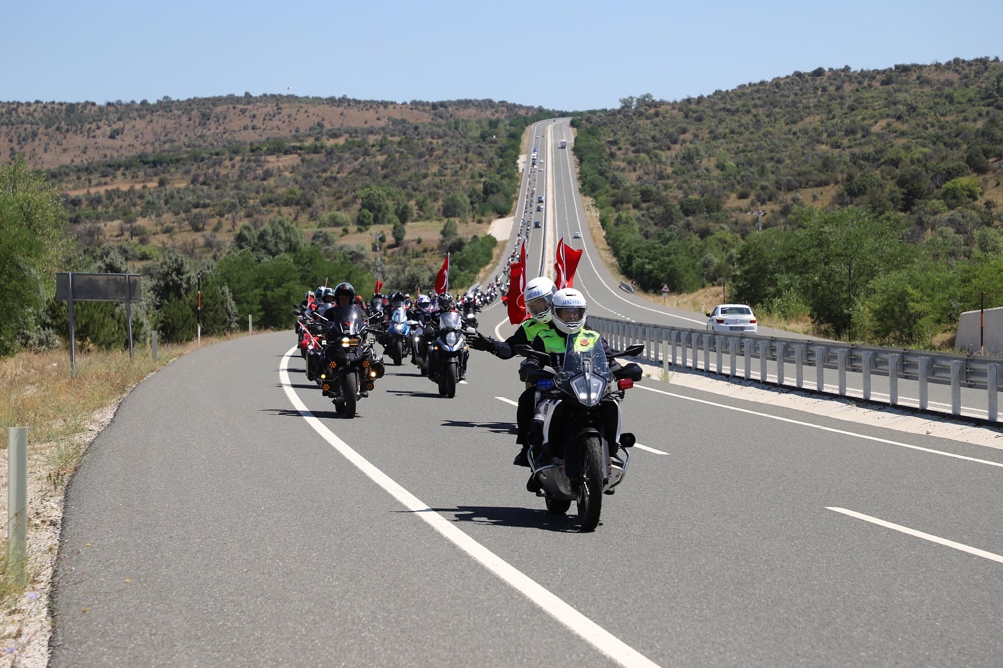 Yüzlerce motosikletli katıldı! İnebolu'dan Ankaraya'ya İstiklal Yolu Sürüşü