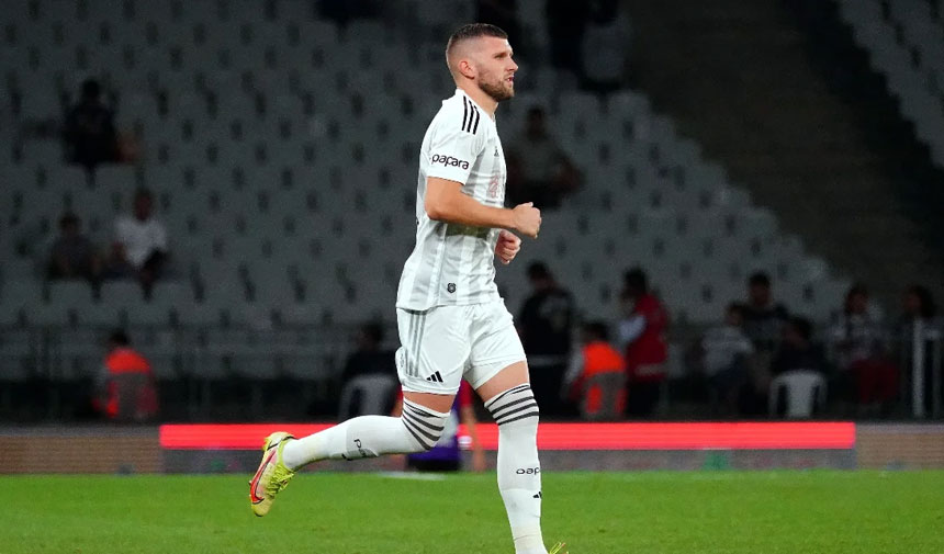 Beşiktaş, Ante Rebic’in sözleşmesini feshetti