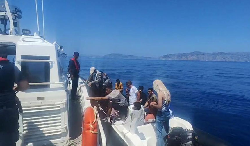 Muğla'da 19 düzensiz göçmen kurtarıldı