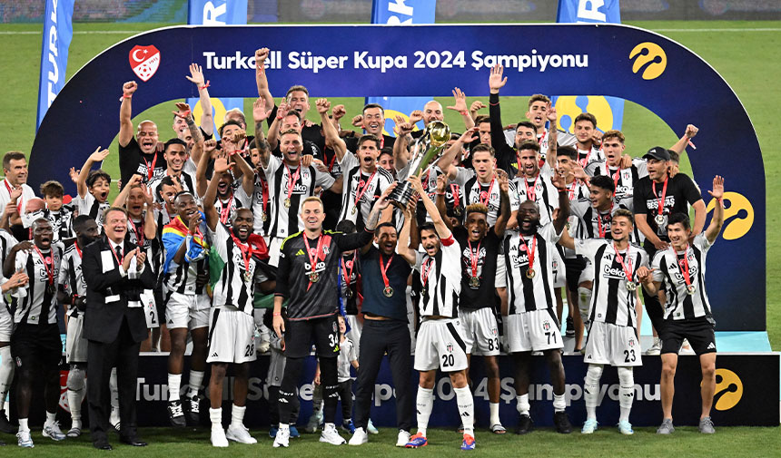 Süper Kupa Süper Beşiktaş! Galatasaray'ı 5 golle geçtiler