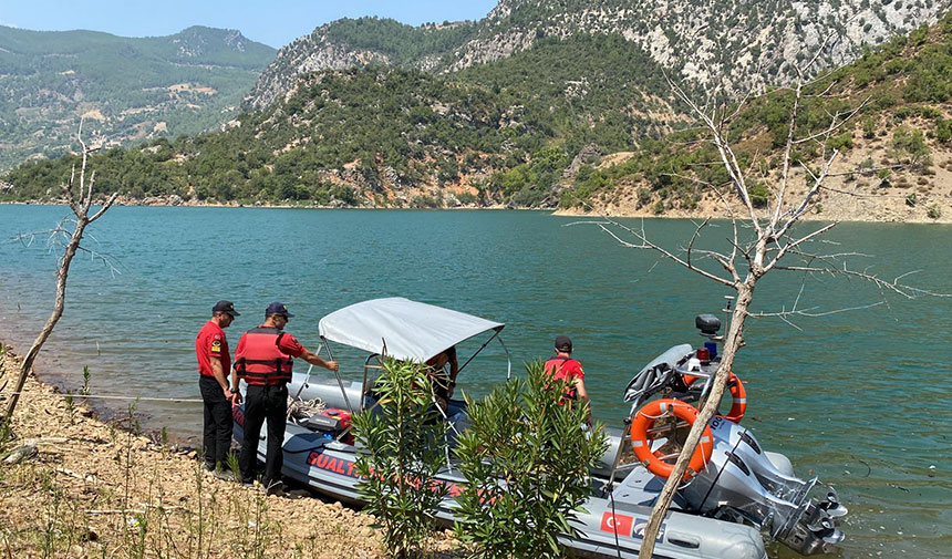 Suya batan helikopterin enkazı, balon sistemiyle çıkarılacak